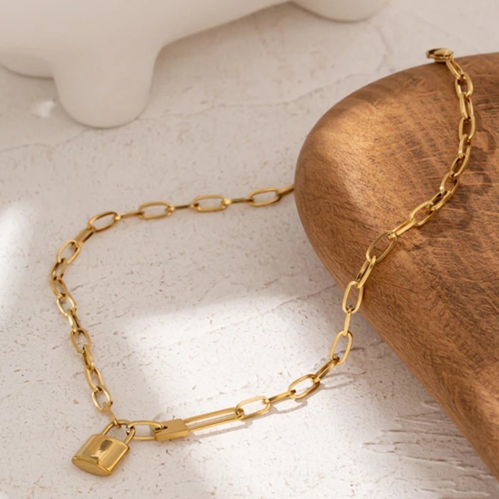 New 18K Gold Plated Lock Key Link Chain Necklace 9e - Picture 5 of 7